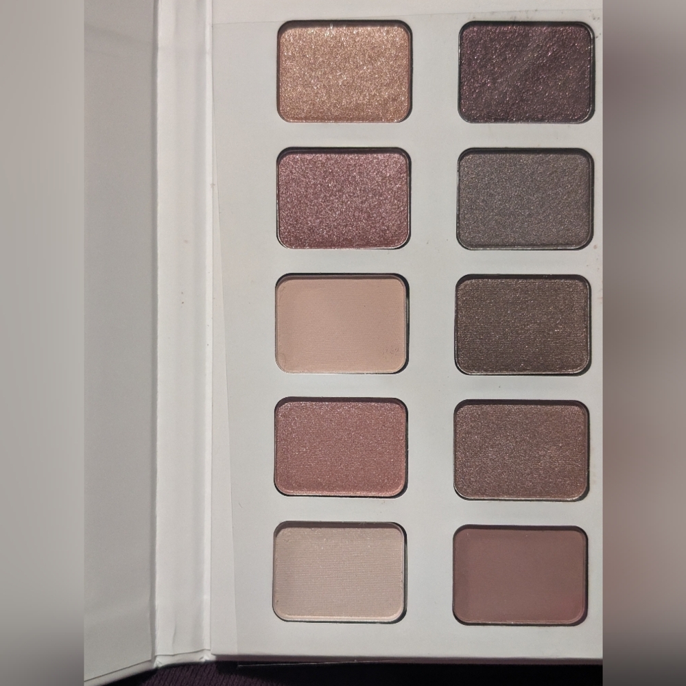 Eye shadow - Picture 4 of 6
